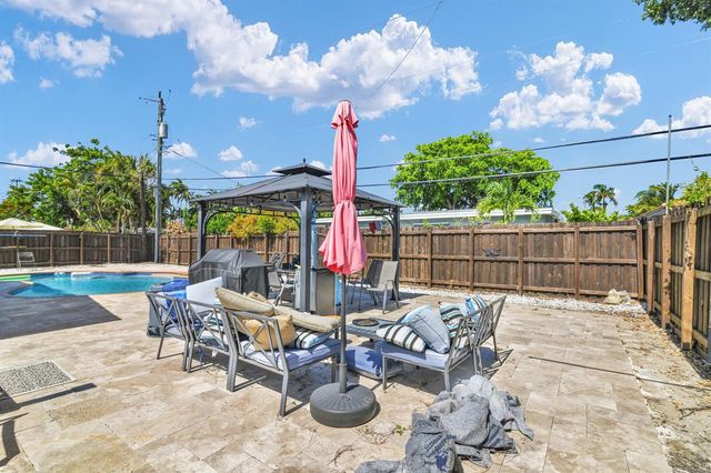 1218 SW 2ND Avenue, Pompano Beach, FL 33060