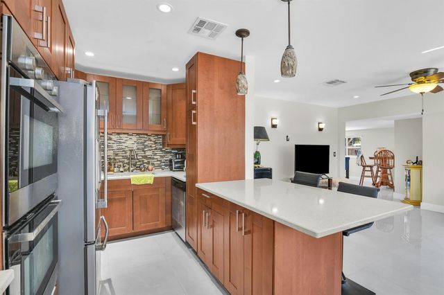 1218 SW 2ND Avenue, Pompano Beach, FL 33060