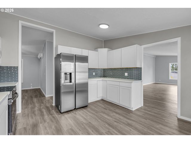 672 Sw SUNSET Way, Troutdale, OR 97060