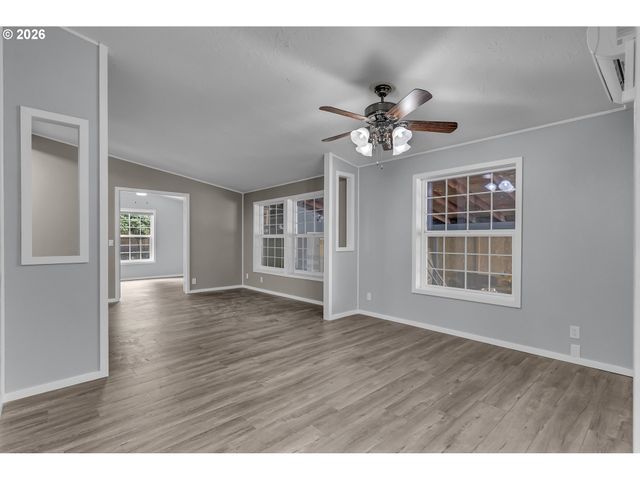 672 Sw SUNSET Way, Troutdale, OR 97060