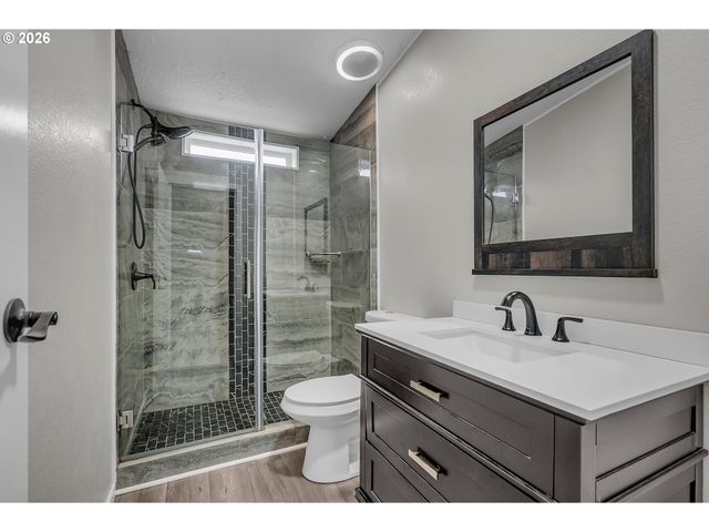 672 Sw SUNSET Way, Troutdale, OR 97060