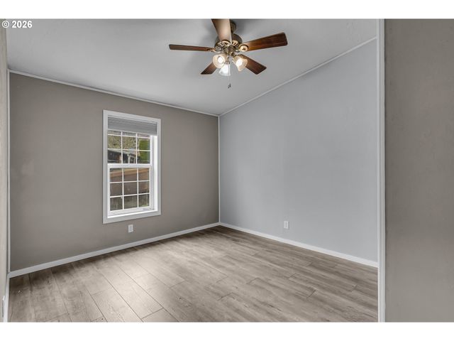 672 Sw SUNSET Way, Troutdale, OR 97060