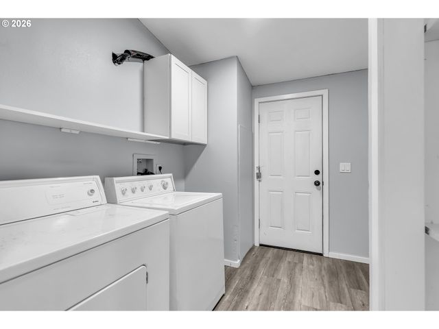 672 Sw SUNSET Way, Troutdale, OR 97060