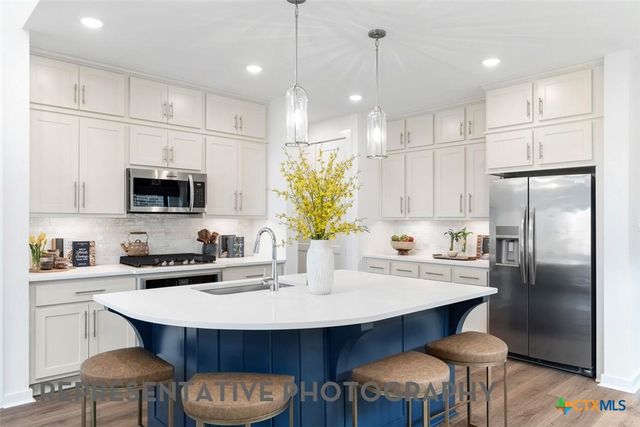 357 Blue Summit Bend, Liberty Hill, TX 78642
