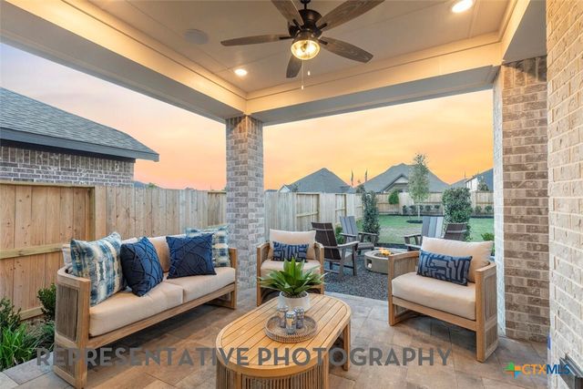 357 Blue Summit Bend, Liberty Hill, TX 78642