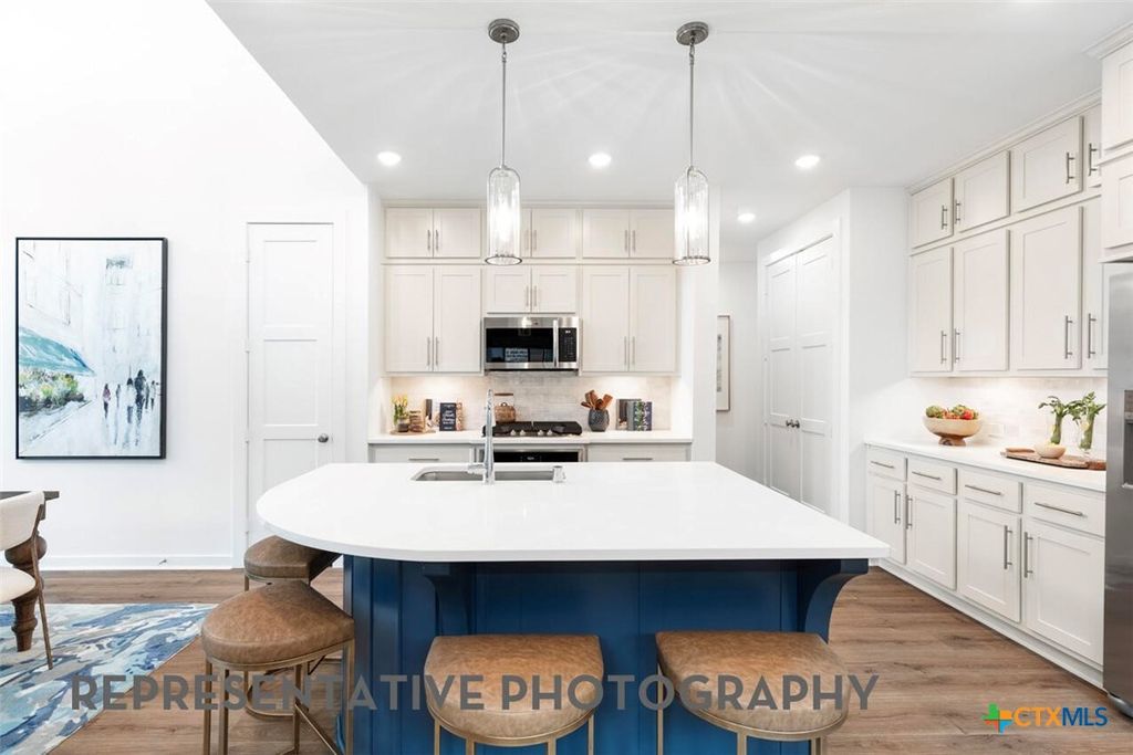 357 Blue Summit Bend, Liberty Hill, TX 78642
