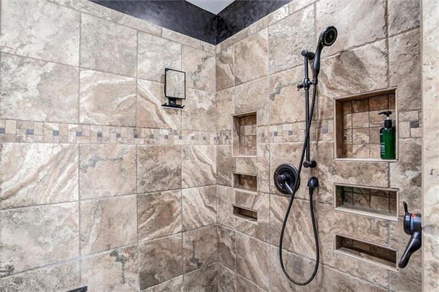 8005 Belford Street, Shawnee, KS 66218