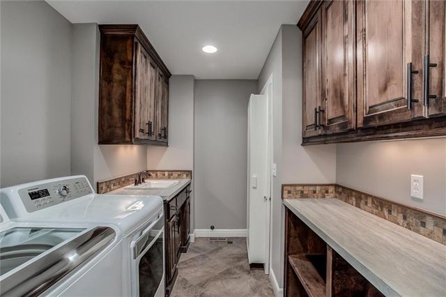 8005 Belford Street, Shawnee, KS 66218