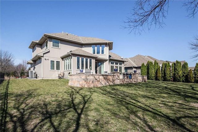 8005 Belford Street, Shawnee, KS 66218