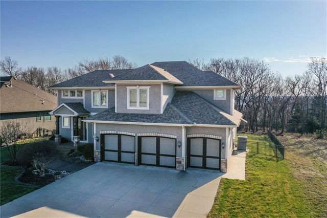 8005 Belford Street, Shawnee, KS 66218