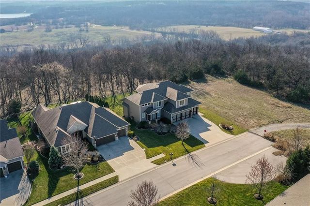 8005 Belford Street, Shawnee, KS 66218