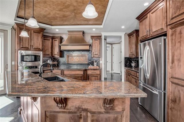 8005 Belford Street, Shawnee, KS 66218