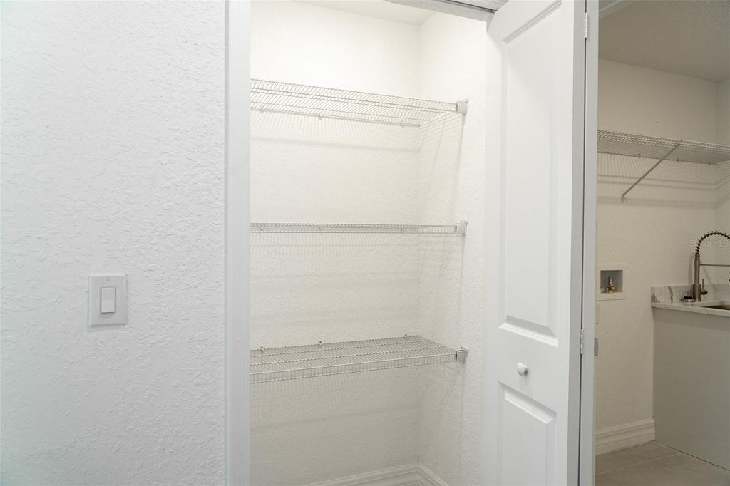 Image 12 of property listing at 16559 SW 48TH TERRACE, Ocala, FL 34473