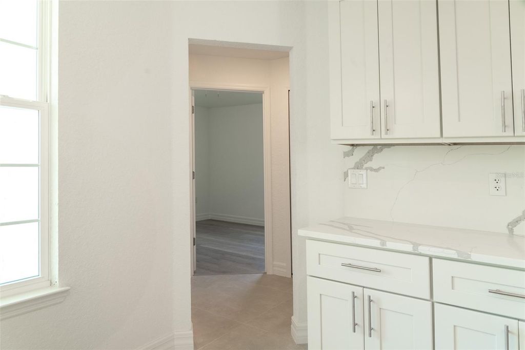 Image 16 of property listing at 16559 SW 48TH TERRACE, Ocala, FL 34473