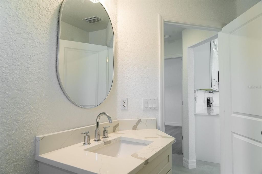 Image 18 of property listing at 16559 SW 48TH TERRACE, Ocala, FL 34473