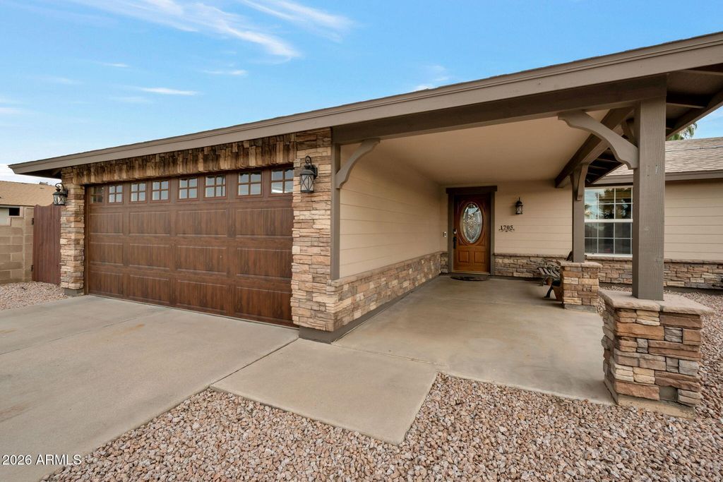 1705 W EL ALBA Way, Chandler, AZ 85224