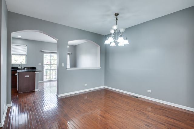 417 Plaza Place, Aurora, IL 60504