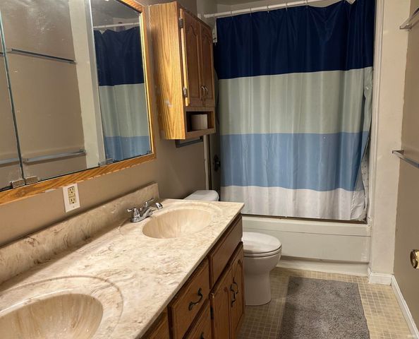 5716 Berry Lane, Evansville, IN 47710