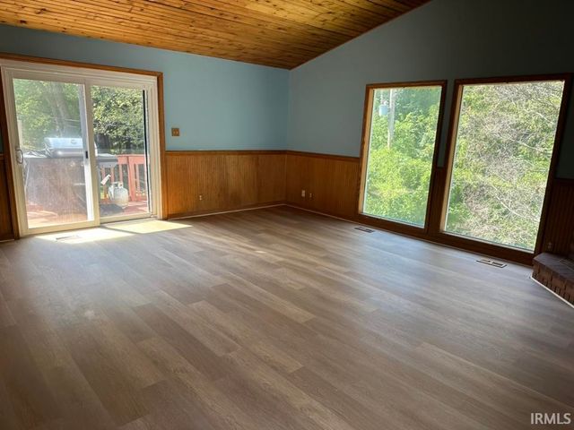 5716 Berry Lane, Evansville, IN 47710