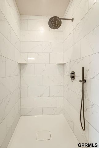 20137 R Street, Omaha, NE 68135