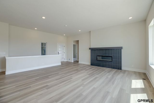 20137 R Street, Omaha, NE 68135