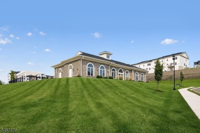 11 Bedford Way, East Hanover Twp., NJ 07936