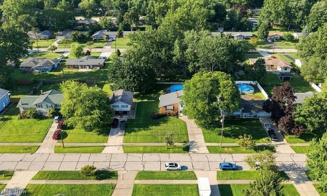 28520 Spruce Drive, North Olmsted, OH 44070
