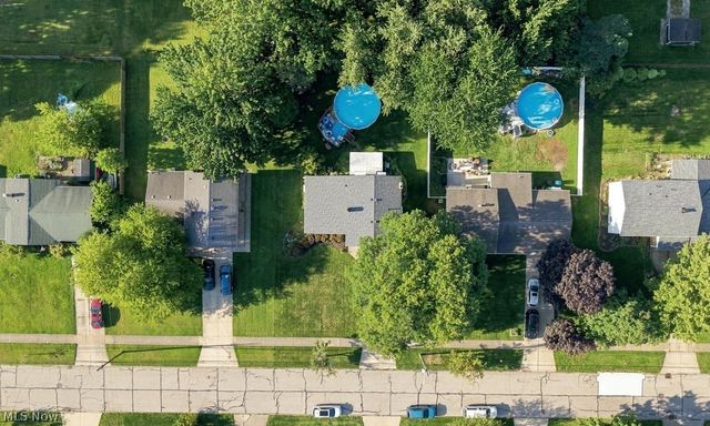 28520 Spruce Drive, North Olmsted, OH 44070