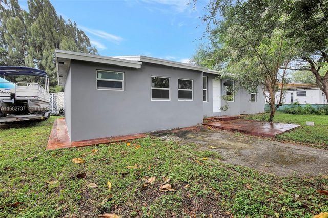 4381 SW 51st Street, Dania Beach, FL 33314