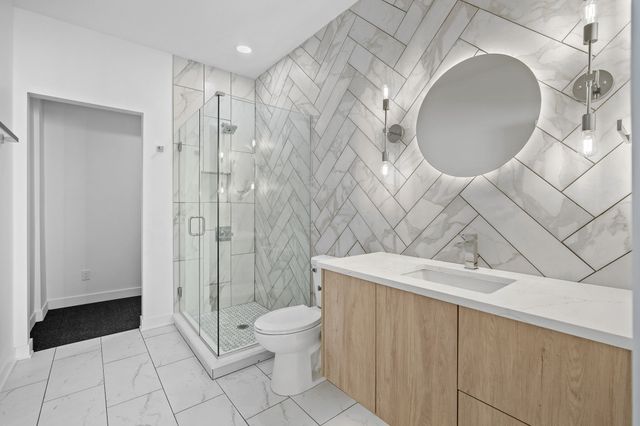 508 Indianola Road 2, Des Moines, IA 50315