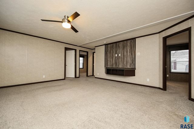 6006 S Prestwick Pl, Sioux Falls, SD 57106