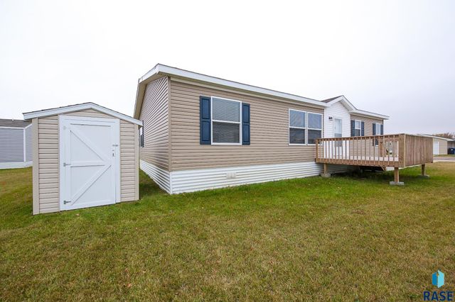 6006 S Prestwick Pl, Sioux Falls, SD 57106