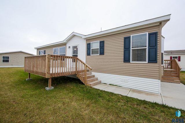 6006 S Prestwick Pl, Sioux Falls, SD 57106