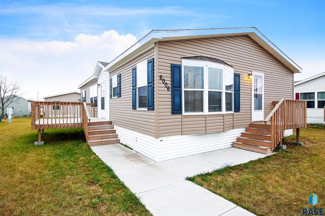 6006 S Prestwick Pl, Sioux Falls, SD 57106