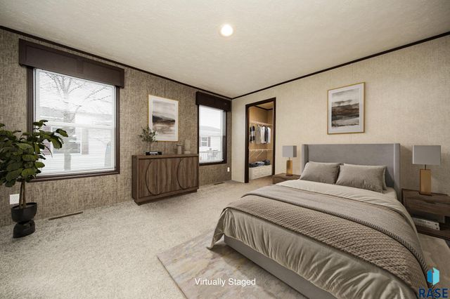 6006 S Prestwick Pl, Sioux Falls, SD 57106