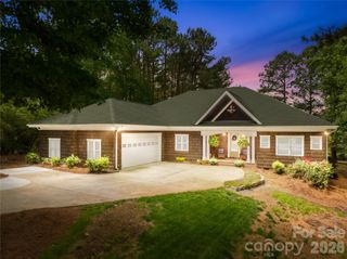1483 Baltusrol Drive, Denver, NC 28037