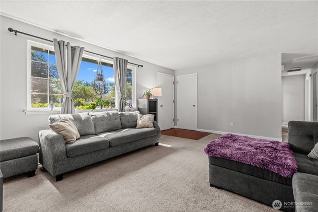 19320 Crescent Drive E, Spanaway, WA 98387
