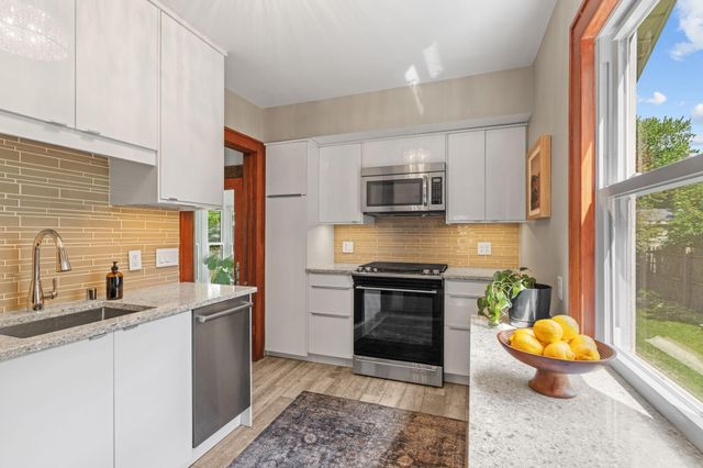 3306 Vincent Avenue N, Minneapolis, MN 55412