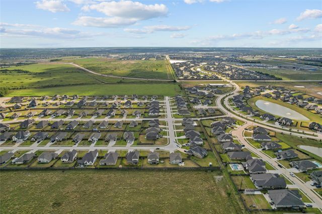 7207 Hillside Avenue, Mont Belvieu, TX 77523