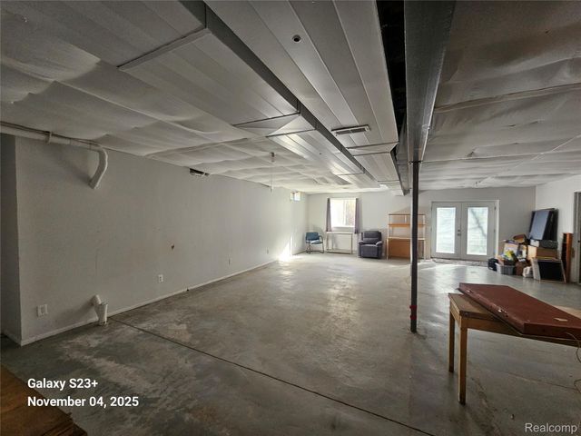 231 Kathy Circle, Linden, MI 48451