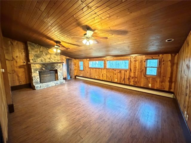 189 Seal Rd, Somerset Twp, PA 15330