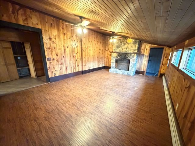 189 Seal Rd, Somerset Twp, PA 15330