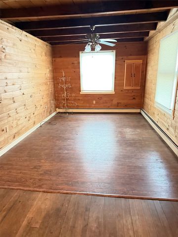 189 Seal Rd, Somerset Twp, PA 15330