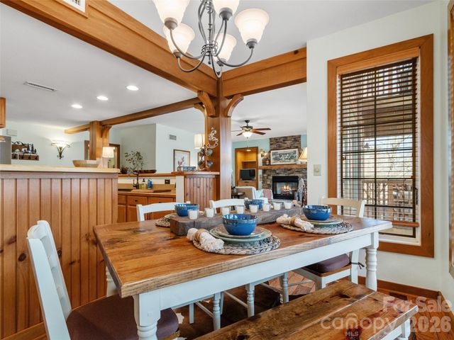 222 Creekside Way D201, Burnsville, NC 28714