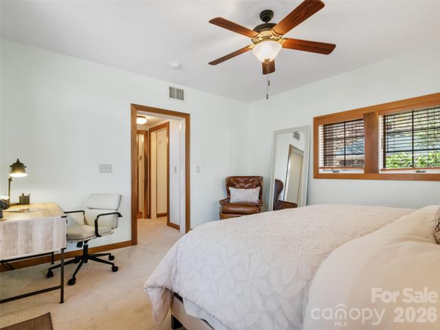 222 Creekside Way D201, Burnsville, NC 28714