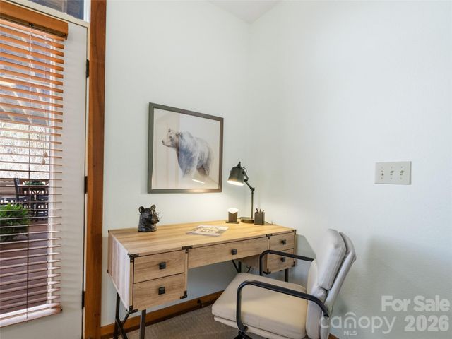 222 Creekside Way D201, Burnsville, NC 28714