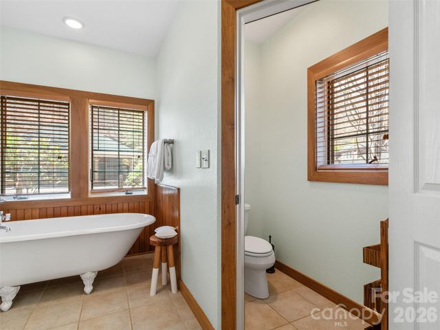 222 Creekside Way D201, Burnsville, NC 28714