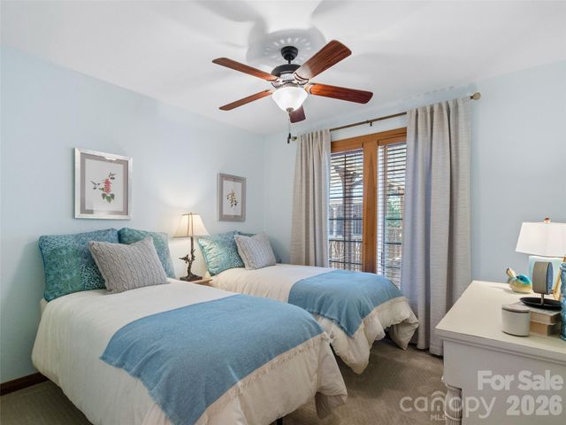 222 Creekside Way D201, Burnsville, NC 28714