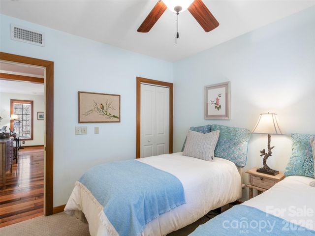 222 Creekside Way D201, Burnsville, NC 28714