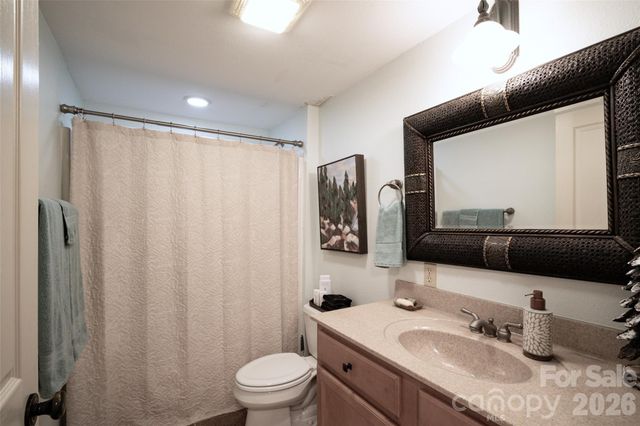 222 Creekside Way D201, Burnsville, NC 28714